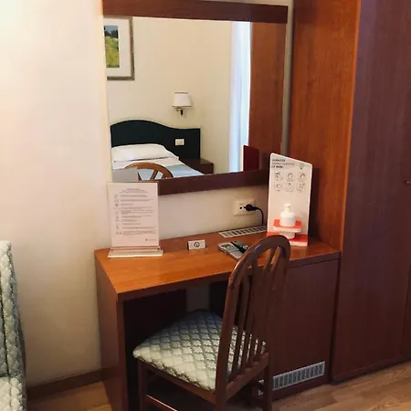 La Girandola לינה וארוחת בוקר רומא