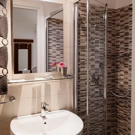 La Girandola לינה וארוחת בוקר רומא