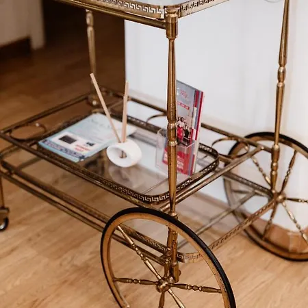 לינה וארוחת בוקר La Girandola 4*