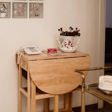 לינה וארוחת בוקר La Girandola רומא