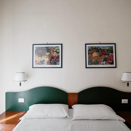 לינה וארוחת בוקר La Girandola רומא