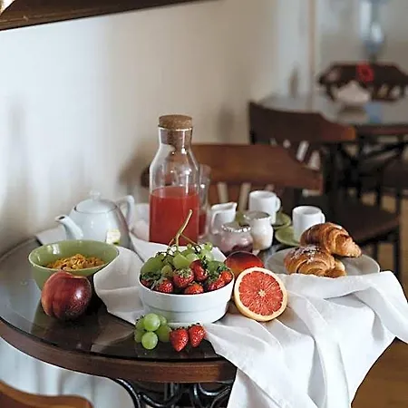 La Girandola Bed & Breakfast 4*