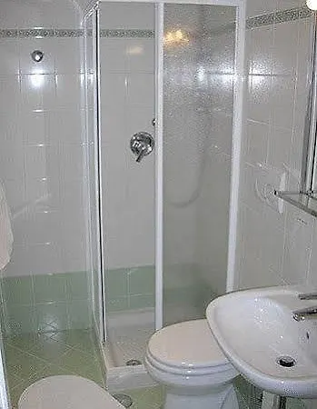 לינה וארוחת בוקר La Girandola